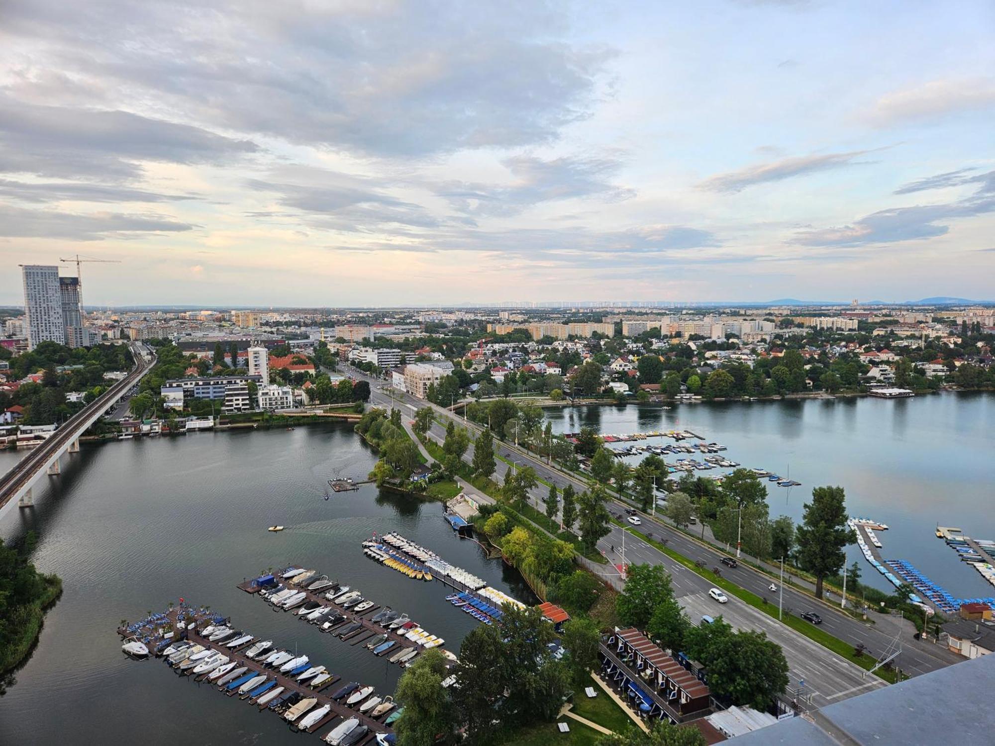 Yuki'S Place - Un-Vic, Danube Beach And Subway Near To Downtown Виена Екстериор снимка
